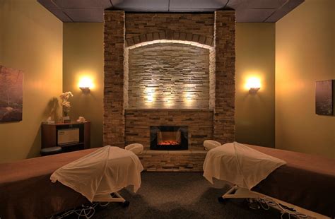 Cons Low pay, no benefits, not enough PTO. . Green spa massage reviews